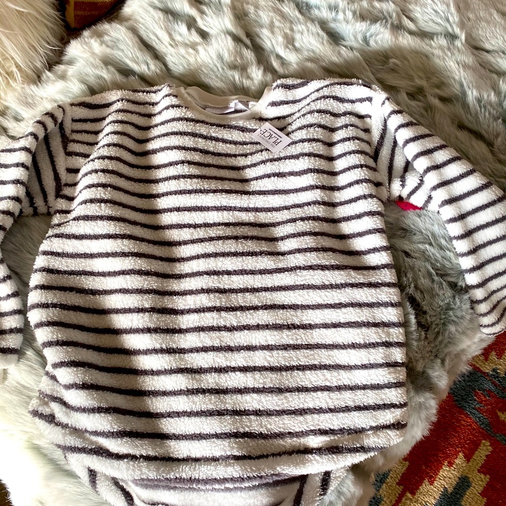Girls fleece shirt NWT